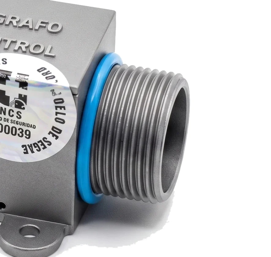 Conector roscado sellado del URQU2, por donde sale la señal al sistema de alarmas